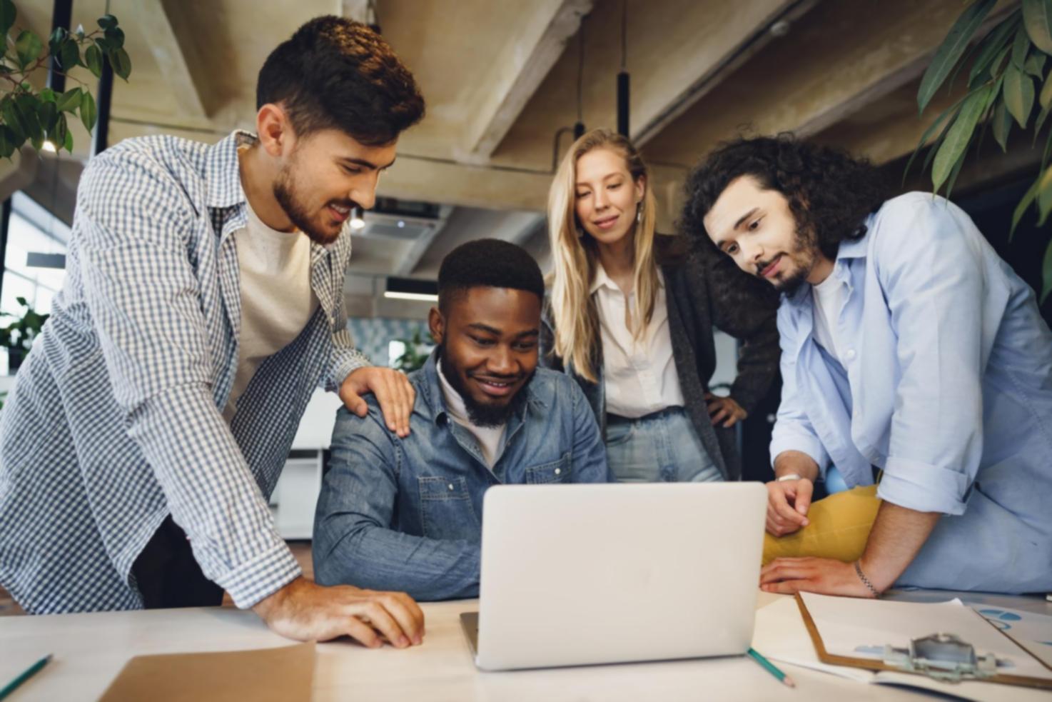 Espacio de trabajo colaborativo con análisis financiero